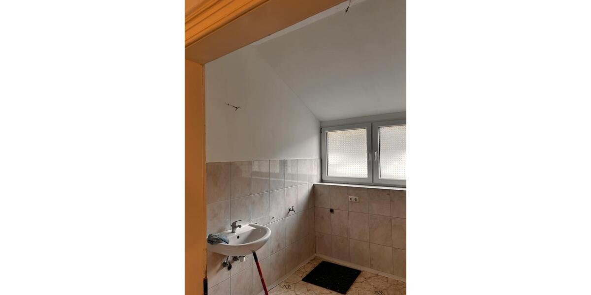 Dachgeschoßwohnung Werdohl - 5 Zimmer, 100 m&sup2;, 650&euro; | Angebot:27609104