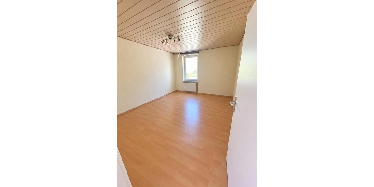 Dachgeschoßwohnung Werdohl - 1 Zimmer, 38 m&sup2;, 300&euro; | Angebot:27570477
