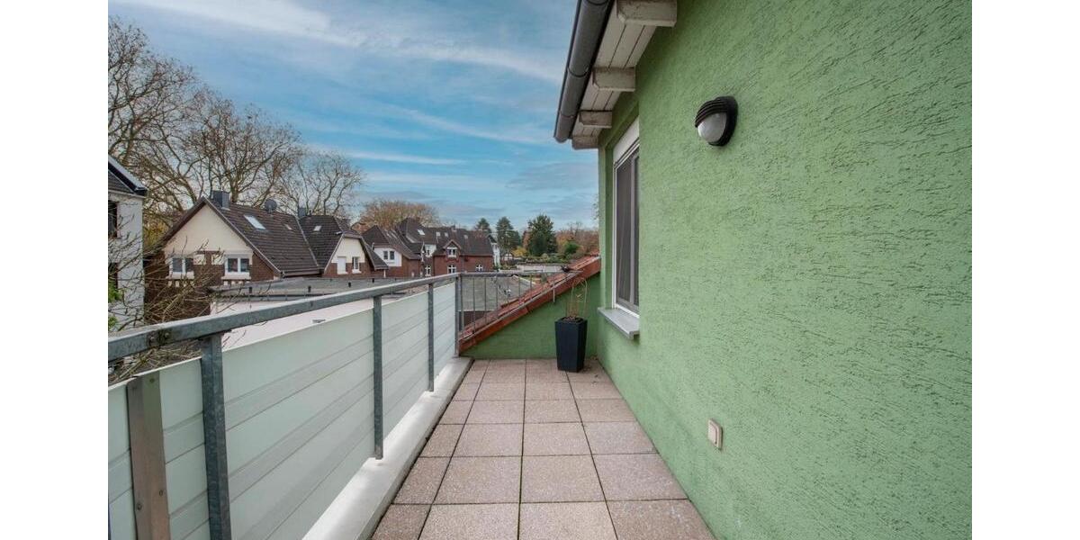 Dachgeschoßwohnung Bochum Querenburg - 2.5 Zimmer, 52 m&sup2;, 650&euro; | Angebot:25794758