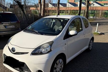 Toyota Aygo (X) 97.500 km 3.499 &euro; Bochum 44879