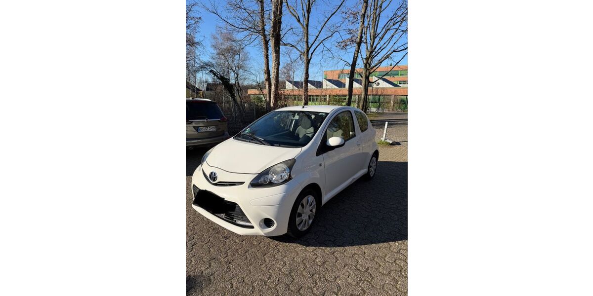 Toyota Aygo (X) 97.500 km 3.499 &euro; Bochum 44879