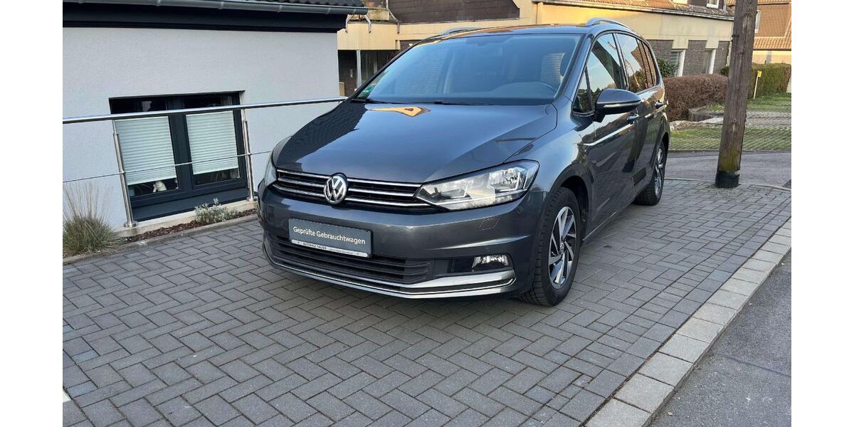 VW Touran 87.600 km 17.495 &euro; Dortmund 44265