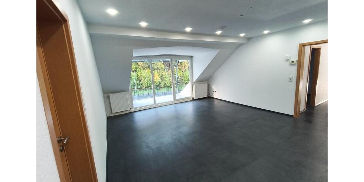 Dachgeschoßwohnung Werdohl - 5 Zimmer, 122 m&sup2;, 793&euro; | Angebot:27613477