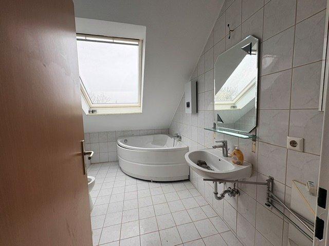 Dachgeschoßwohnung Dortmund Bövinghausen - 4 Zimmer, 77 m&sup2;, 550&euro; | Angebot:26443995