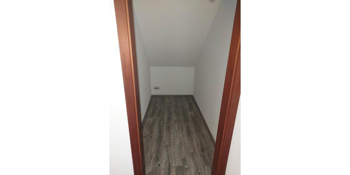Dachgeschoßwohnung Fröndenberg (Ruhr) - 3 Zimmer, 68 m&sup2;, 580&euro; | Angebot:27619591