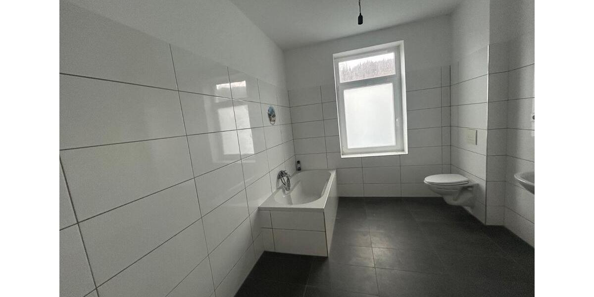 Etagenwohnung Lüdenscheid Brügge - 1 Zimmer, 105 m&sup2;, 610&euro; | Angebot:24816903