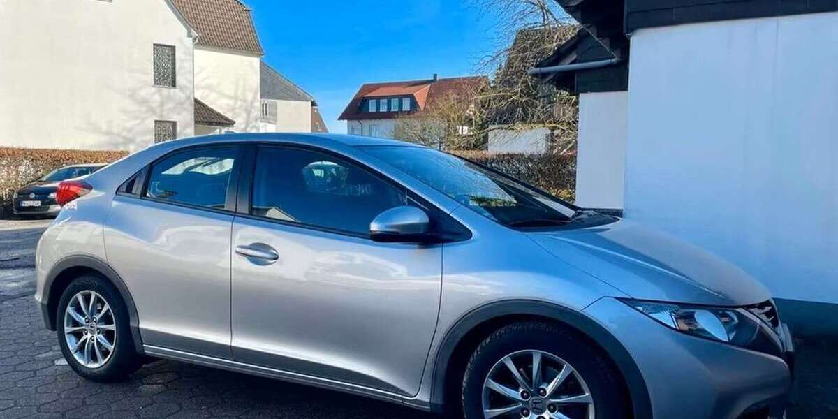 Honda Civic 109.800 km 7.900 &euro; Menden (Sauerland) 58708