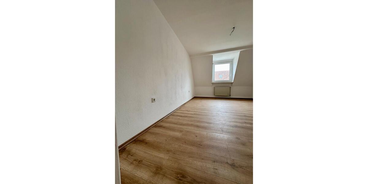 Dachgeschoßwohnung Hagen Hagen-Nord - 4.5 Zimmer, 93 m&sup2;, 149.000&euro; | Angebot:26125632