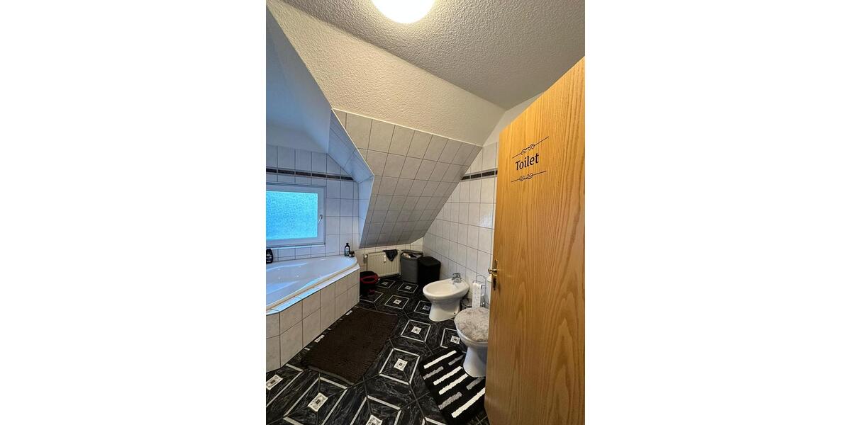Dachgeschoßwohnung Halver - 4.5 Zimmer, 100 m&sup2;, 850&euro; | Angebot:27545449