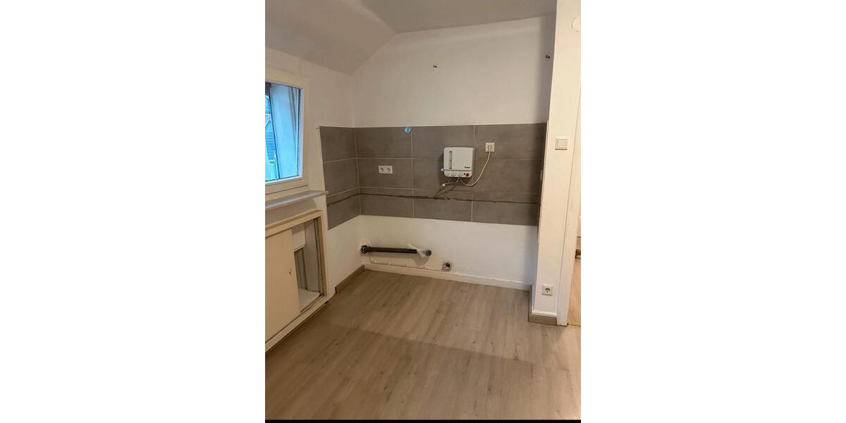 Dachgeschoßwohnung Balve - 3 Zimmer, 75 m&sup2;, 500&euro; | Angebot:23735715