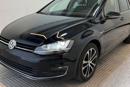 VW Golf 83.174 km 13.890 &euro; Gevelsberg 58285