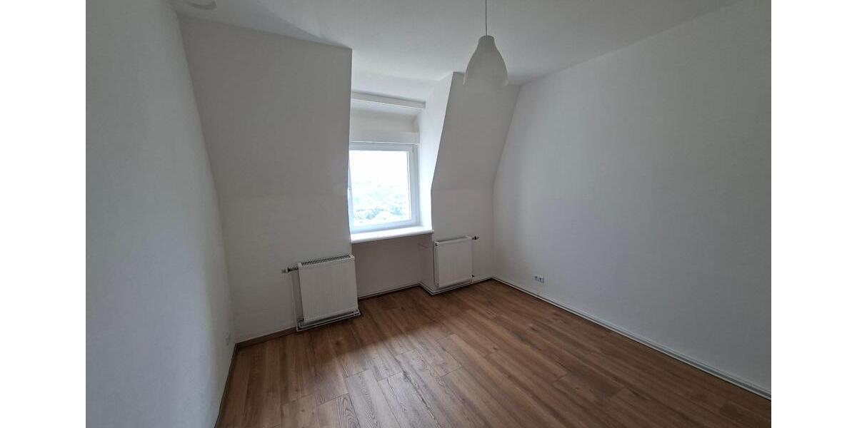 Dachgeschoßwohnung Gevelsberg - 4.5 Zimmer, 96 m&sup2;, 900&euro; | Angebot:27626230
