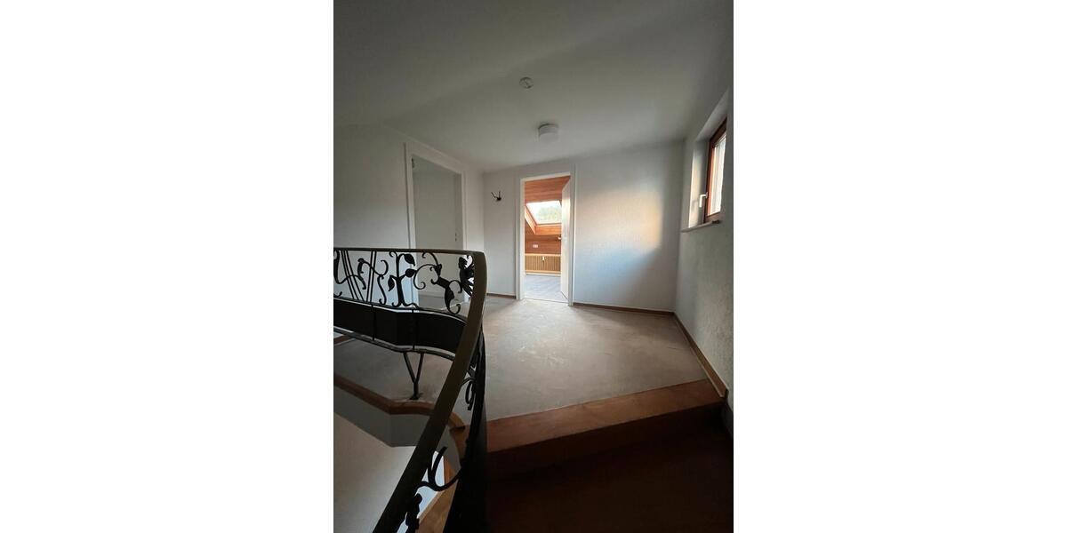 Maisonettenwohnung Lüdenscheid Staberg - 6 Zimmer, 160 m&sup2;, 1.250&euro; | Angebot:26026042