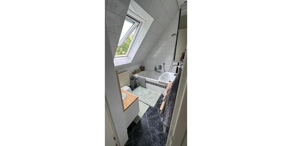 Etagenwohnung Unna Hemmerde - 3 Zimmer, 120 m&sup2;, 1.200&euro; | Angebot:26593592