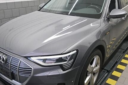 Audi e-tron 75.168 km 27.609 &euro; Hagen 58091