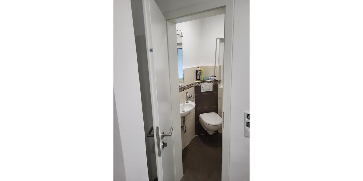 Hochparterre Ennepetal - 8 Zimmer, 169 m&sup2;, 1.450&euro; | Angebot:27621139