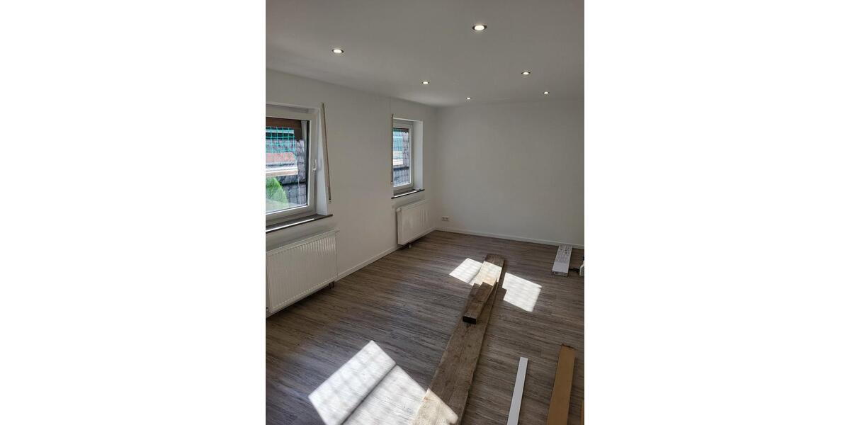 Hochparterre Ennepetal - 8 Zimmer, 169 m&sup2;, 1.450&euro; | Angebot:27621139