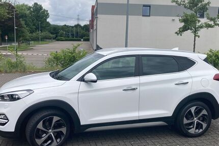 Hyundai TUCSON 111.000 km 14.900 &euro; Bochum 44797
