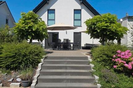 Haus Ense - 5 Zimmer, 155 m&sup2;, 1.850&euro; | Angebot:27615896