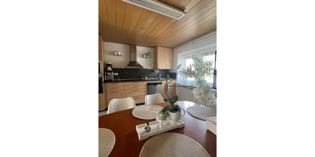 Erdgeschoßwohnung Neuenrade - 3 Zimmer, 83 m&sup2;, 550&euro; | Angebot:27578005