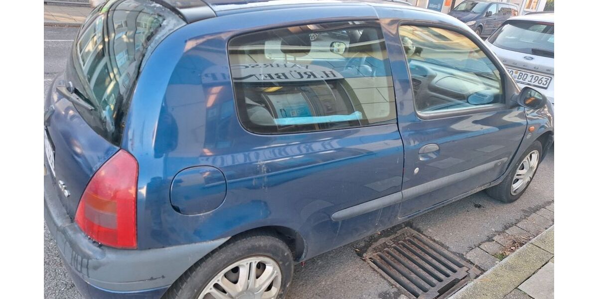 Renault Clio 132.000 km 950 &euro; Bochum 44803