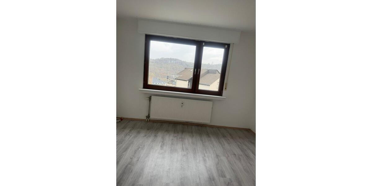 Etagenwohnung Hagen Hohenlimburg - 3 Zimmer, 84 m&sup2;, 850&euro; | Angebot:25875961