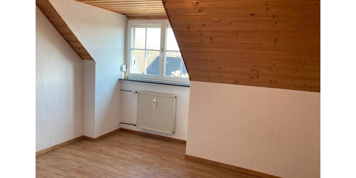 Dachgeschoßwohnung Iserlohn Sümmern - 2.5 Zimmer, 57 m&sup2;, 390&euro; | Angebot:26580747