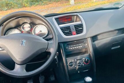 Peugeot 207 106.000 km 3.400 &euro; Dortmund 44369