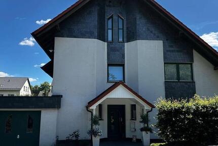 Haus Neuenrade - 8 Zimmer, 234 m&sup2;, 459.000&euro; | Angebot:25831760