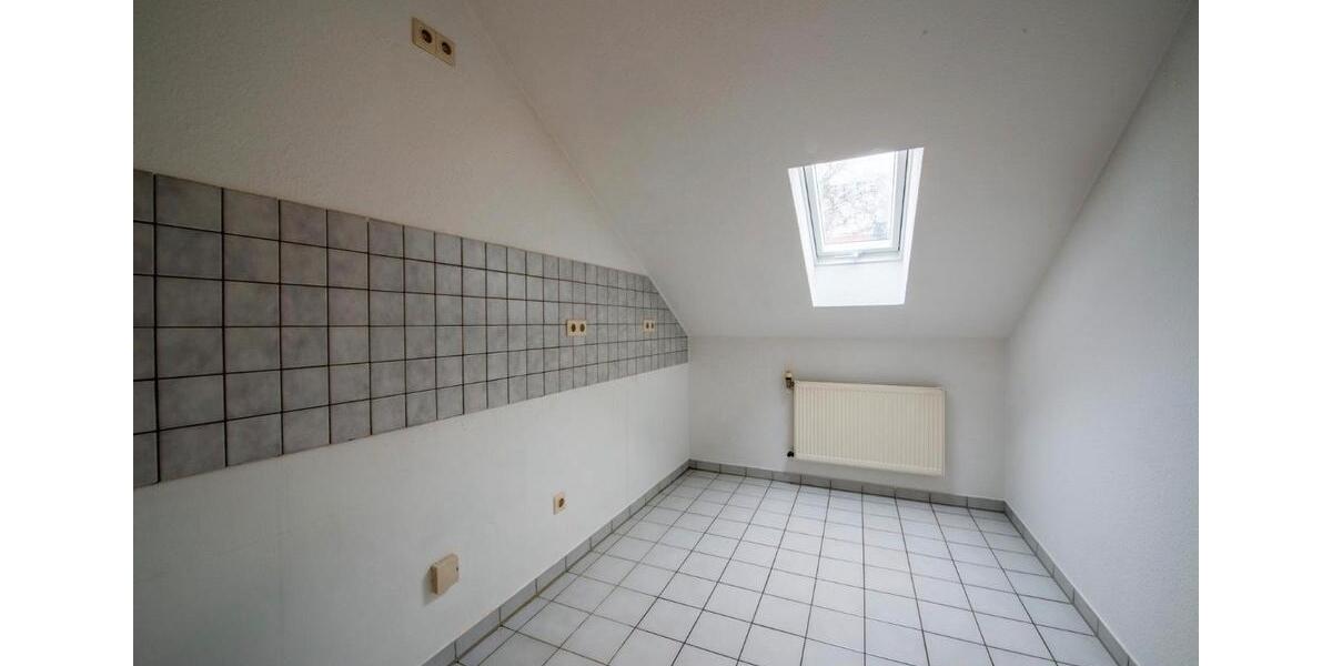 Dachgeschoßwohnung Bochum Querenburg - 2.5 Zimmer, 52 m&sup2;, 650&euro; | Angebot:25794758