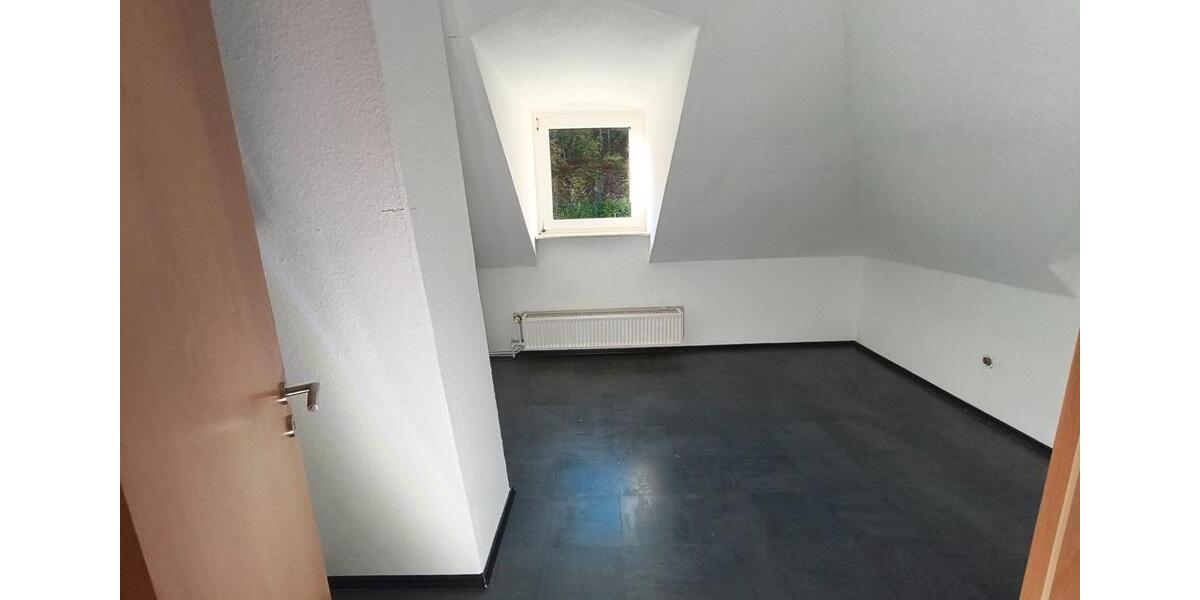 Dachgeschoßwohnung Werdohl - 5 Zimmer, 122 m&sup2;, 793&euro; | Angebot:27613477