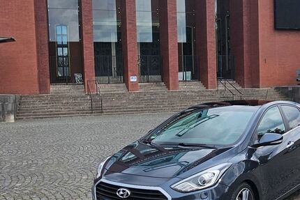 Hyundai i30 102.000 km 9.800 &euro; Bochum 44805
