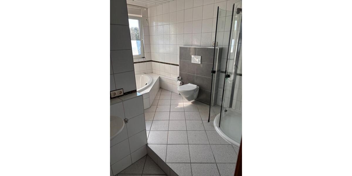 Etagenwohnung Schwerte - 1 Zimmer, 200 m&sup2;, 1.500&euro; | Angebot:27592870