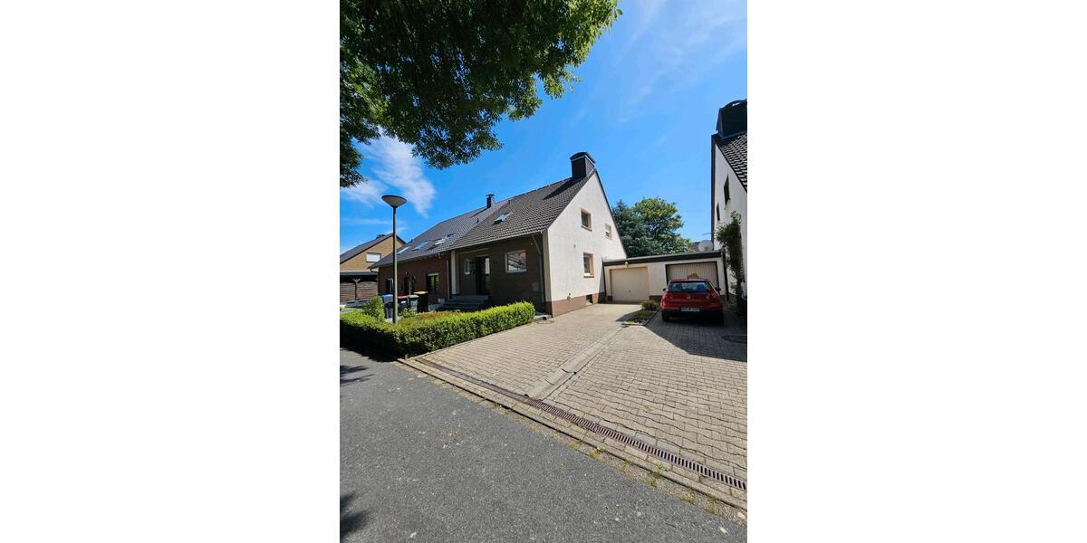 Doppelhaushälfte Bergkamen - 5 Zimmer, 130 m&sup2;, 1.800&euro; | Angebot:27614931