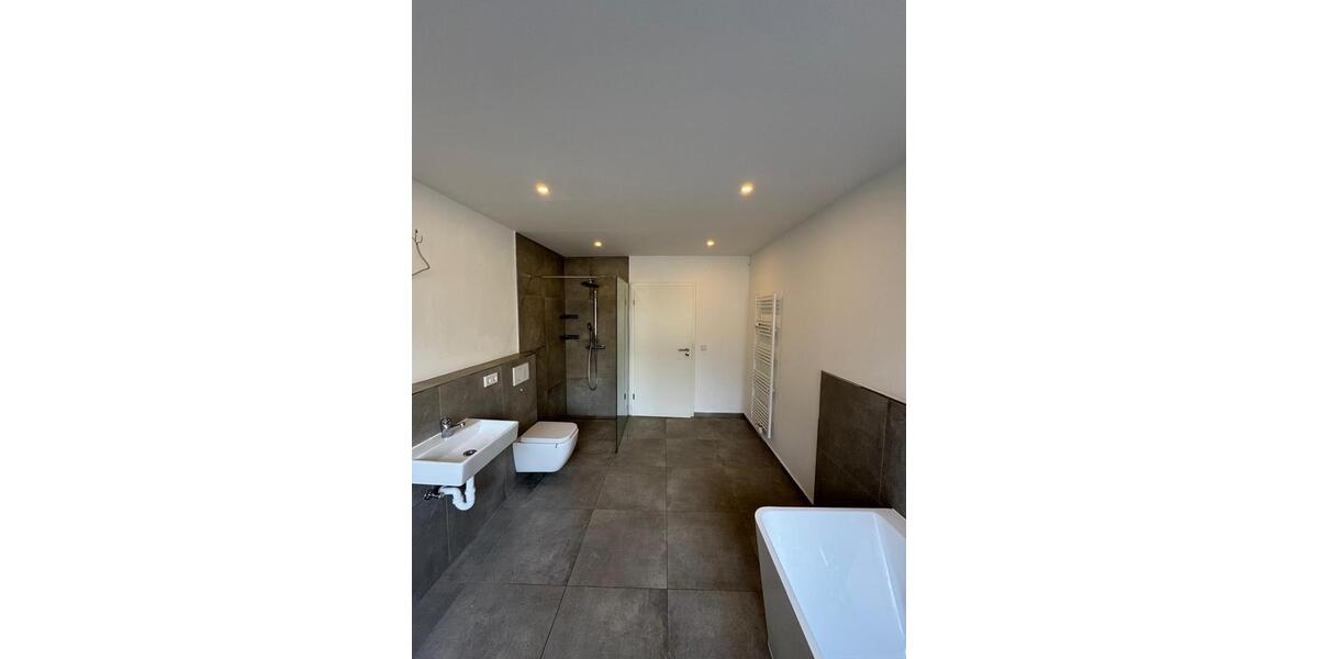 Erdgeschoßwohnung Neuenrade - 3 Zimmer, 93 m&sup2;, 1.050&euro; | Angebot:27551162