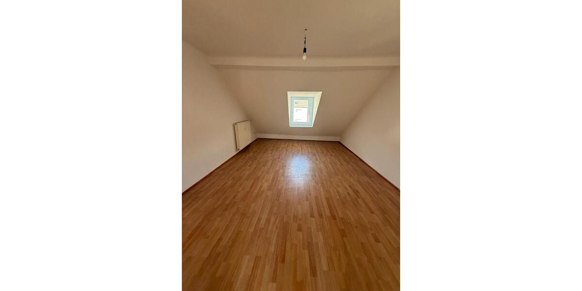 Dachgeschoßwohnung Lüdenscheid Brügge - 5 Zimmer, 85 m&sup2;, 950&euro; | Angebot:24736644
