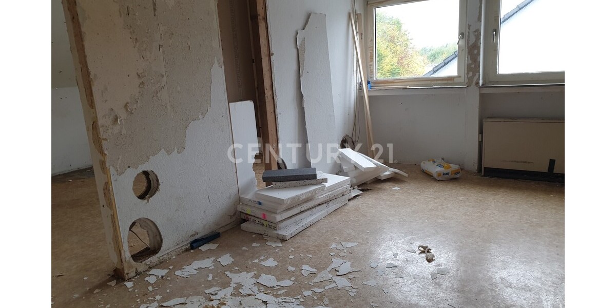 *Renovierungsobjekt* - Kapitalanlage mit Potenzial: Dachgeschosswohnung in begehrter Wohngegend - Etagenwohnung Dortmund Aplerbeck | Angebot:23653850