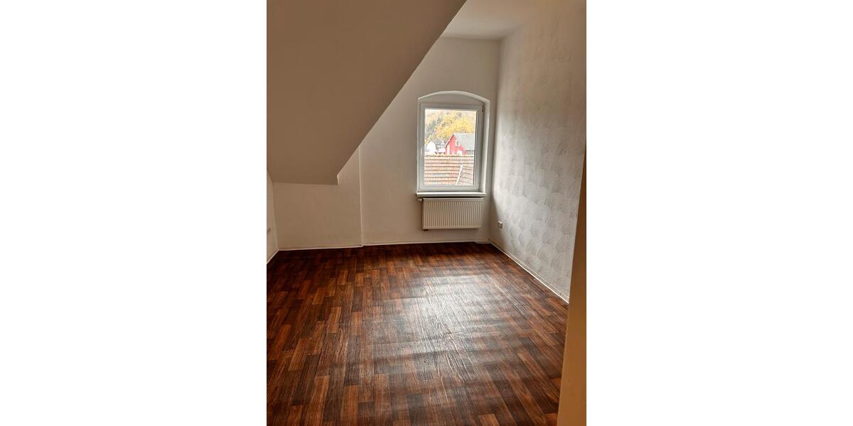 Dachgeschoßwohnung Werdohl - 5 Zimmer, 100 m&sup2;, 650&euro; | Angebot:27609104