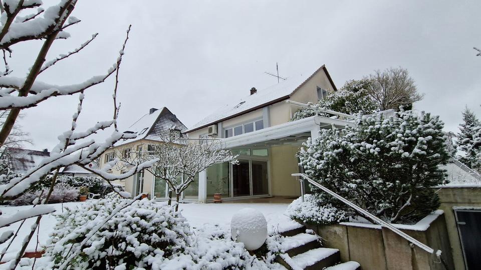 Erdgeschoßwohnung Iserlohn - 5 Zimmer, 180 m&sup2;, 1.600&euro; | Angebot:24791702