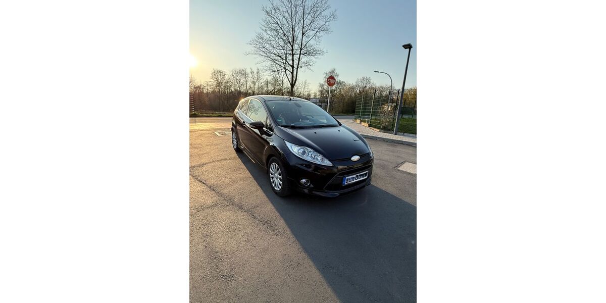 Ford Fiesta 128.000 km 3.300 &euro; Castrop 44577