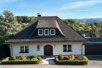 Haus Balve - 8 Zimmer, 348 m&sup2;, 785.000&euro; | Angebot:27428619