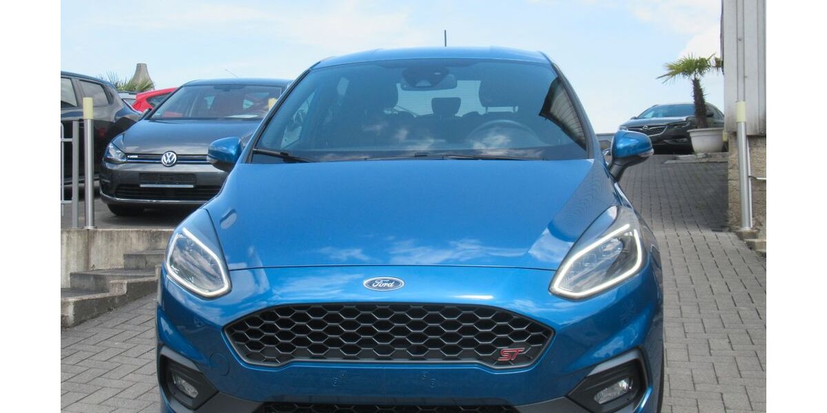 Ford Fiesta 101.861 km 12.890 &euro; Herne 44653