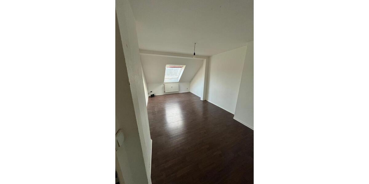 Dachgeschoßwohnung Bochum Wiemelhausen - 1 Zimmer, 20 m&sup2;, 435&euro; | Angebot:25723966