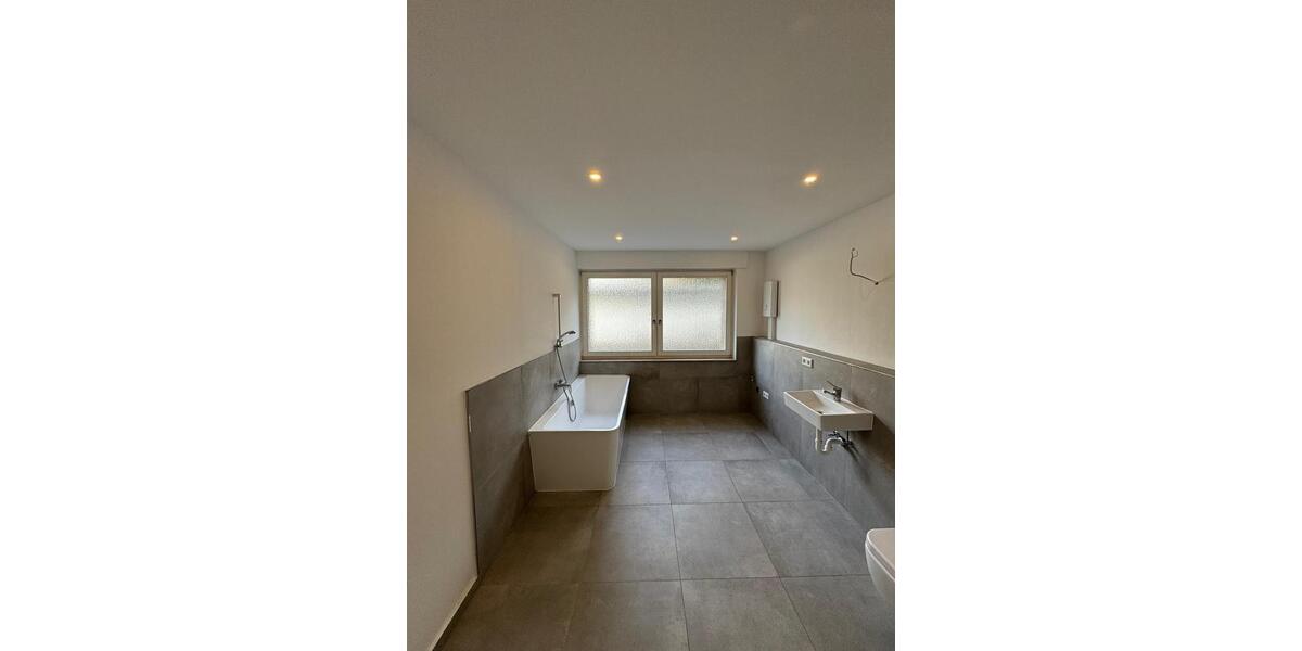 Erdgeschoßwohnung Neuenrade - 3 Zimmer, 93 m&sup2;, 1.050&euro; | Angebot:27551162