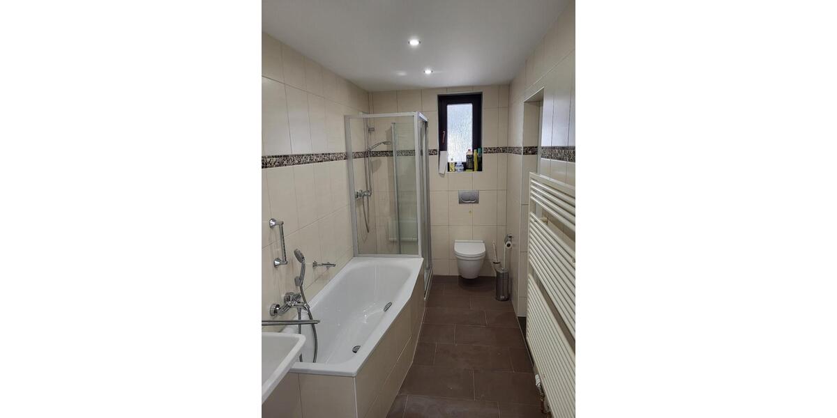 Hochparterre Ennepetal - 8 Zimmer, 169 m&sup2;, 1.450&euro; | Angebot:27621139