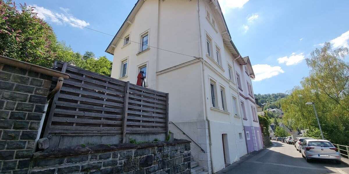 Einfamilienhaus Altena - 7 Zimmer, 143 m&sup2;, 149.000&euro; | Angebot:27104250