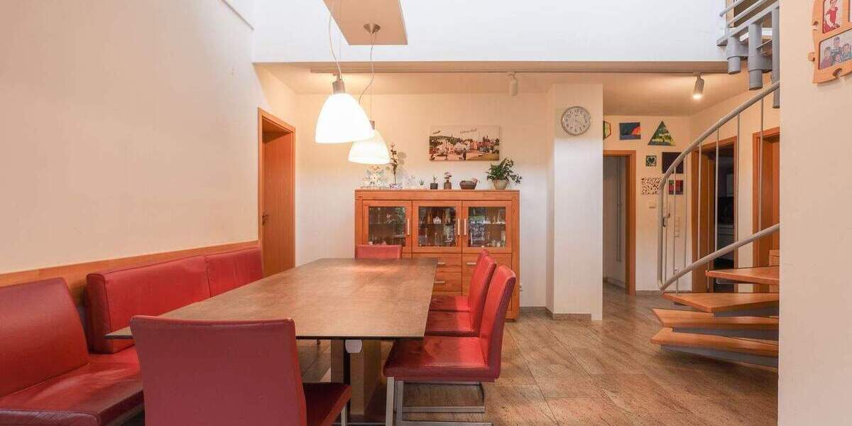 Mehrfamilienhaus, Wohnhaus Lüdenscheid Stüttinghausen - 9 Zimmer, 349 m&sup2;, 419.000&euro; | Angebot:25688973