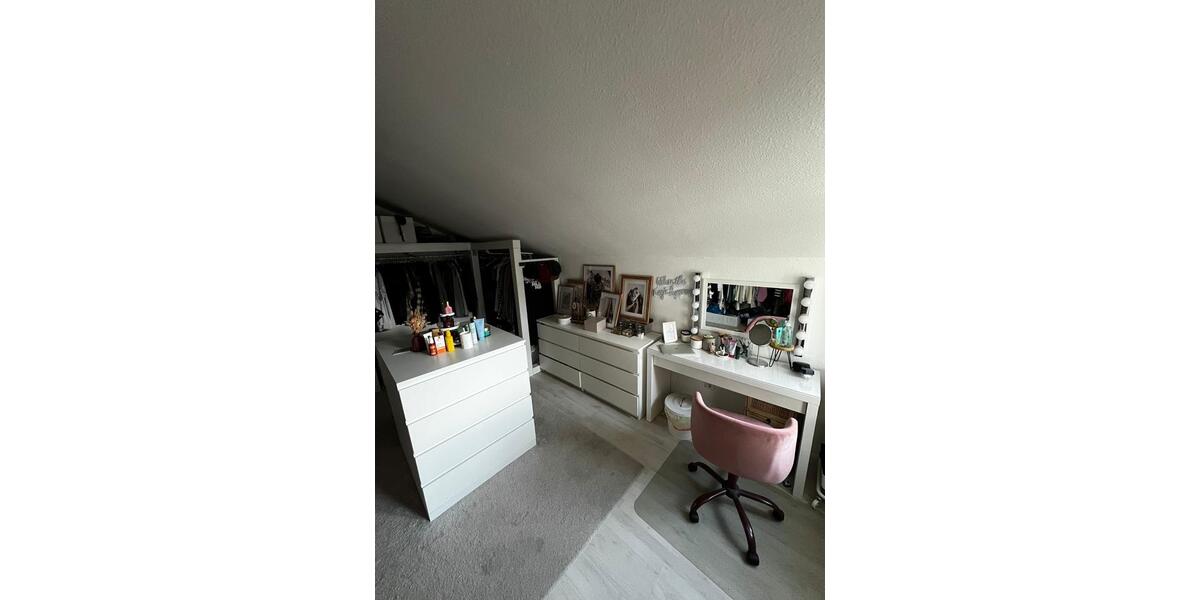 Dachgeschoßwohnung Hemer - 3 Zimmer, 110 m&sup2;, 950&euro; | Angebot:25397374