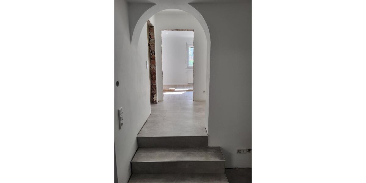 Hochparterre Ennepetal - 8 Zimmer, 169 m&sup2;, 1.450&euro; | Angebot:27621139