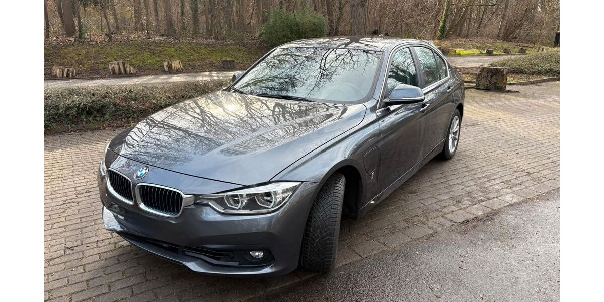 BMW 330 61.000 km 22.800 &euro; Dortmund 44339